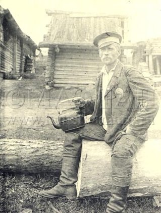 Иван Степанович Коршунов, лесной объезчик-сторож, 1929 год. Карелия, Олонецкий р-он