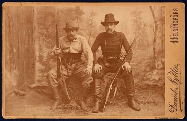 Луис Спарре и Аксели Галлен-Каллела (справа) в декабре 1890 г. после путешествия в Русскую Карелию.